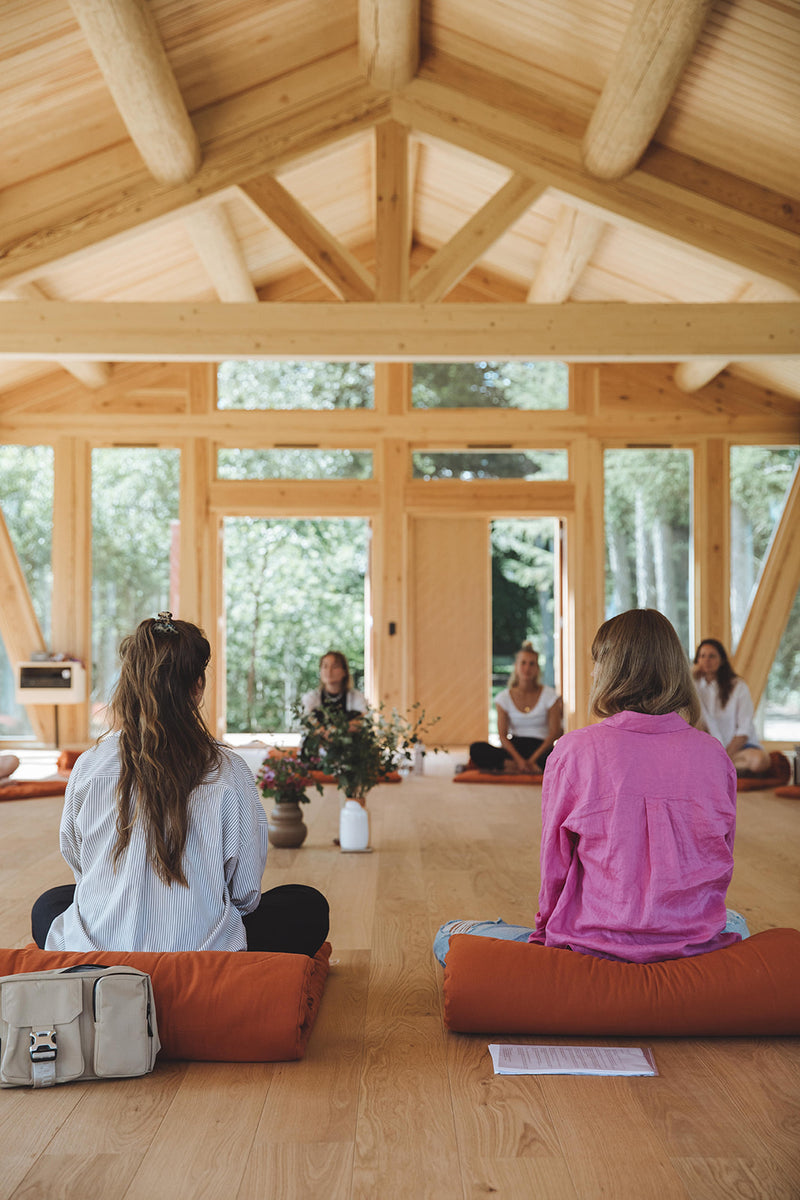 Sanseligt retreat // 26. februar - 1. marts 2026 // Ditte Julie & Carla Mickelborg